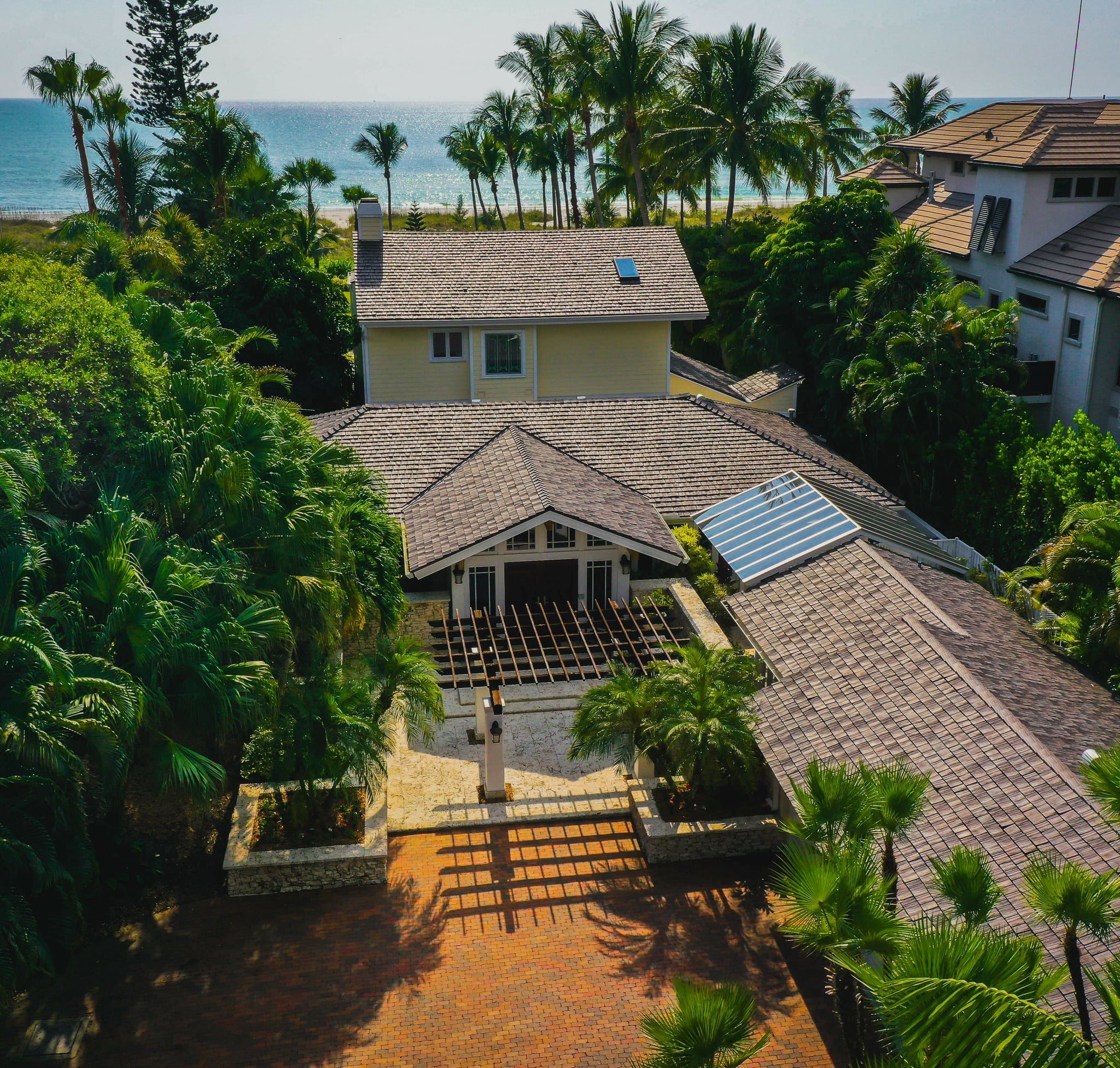 Brava Cedar Shake roof in Aged on a coastal home