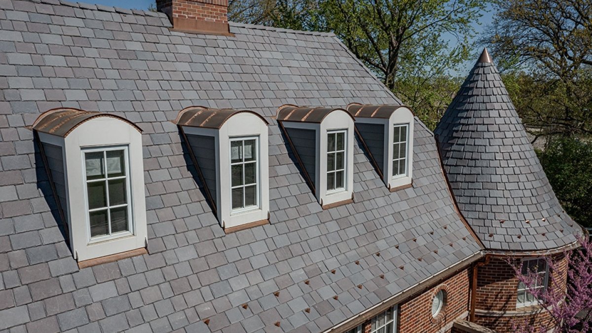 Multi-Width Slate roof in European blend on an Illinois home